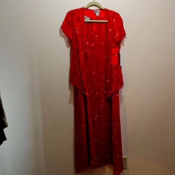 Bobbie Bee Dresses & Skirts - Bobbie Bee 2 piece silk dress and over top size 10, red abd gold